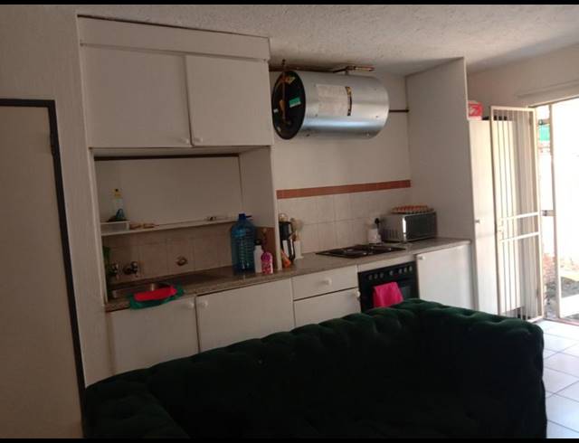 2 BEDROOM TOWNHOUSE FOR SALE IN GEZINA